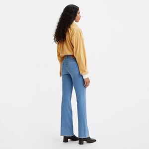 Levi’s 725 Bootcut Jean